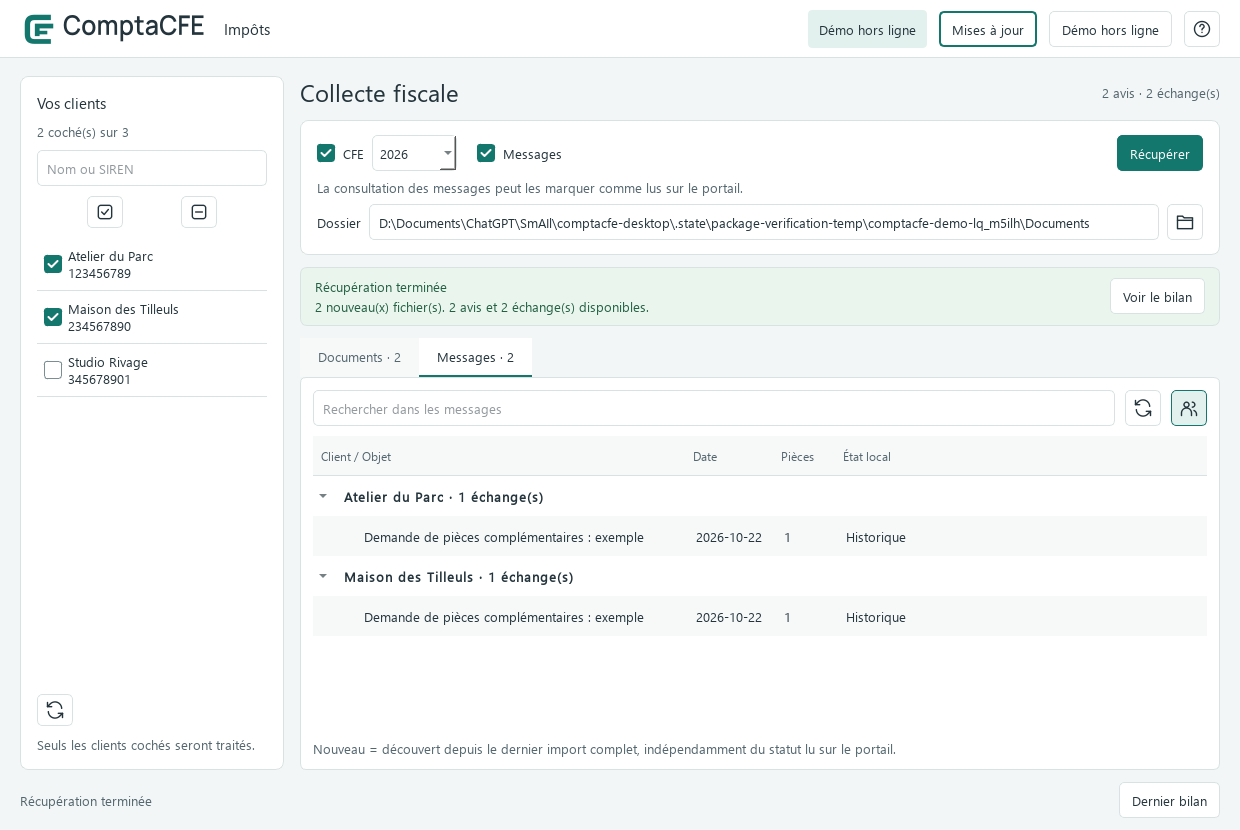ComptaCFE : conversations de démonstration regroupées sous le nom de chaque client, avec nombre de pièces jointes et état local.